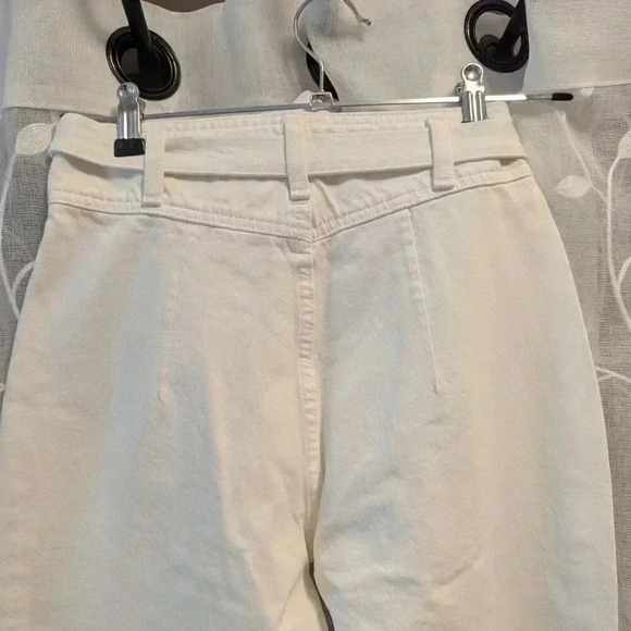 NWT Abercrombie and Fitch Mom Jeans White Size 0 Short - Picture 4 of 6